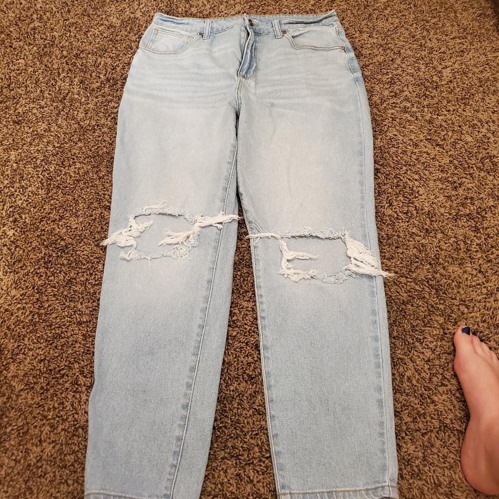 Distressed Skinny Jeans
